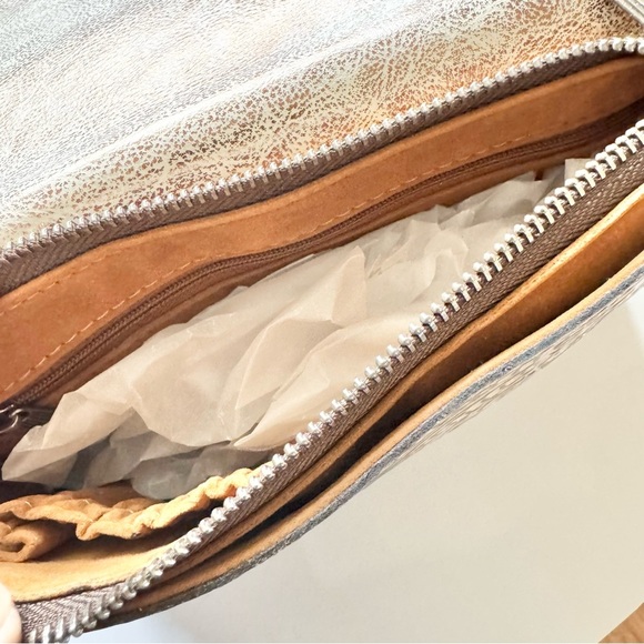 Patricia Nash Metallic Forest Tooled Collection Appricale Leather Crossbody Bag - Picture 15 of 16